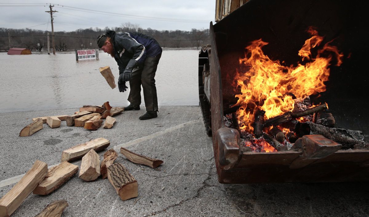 Residents, businesses face rising water